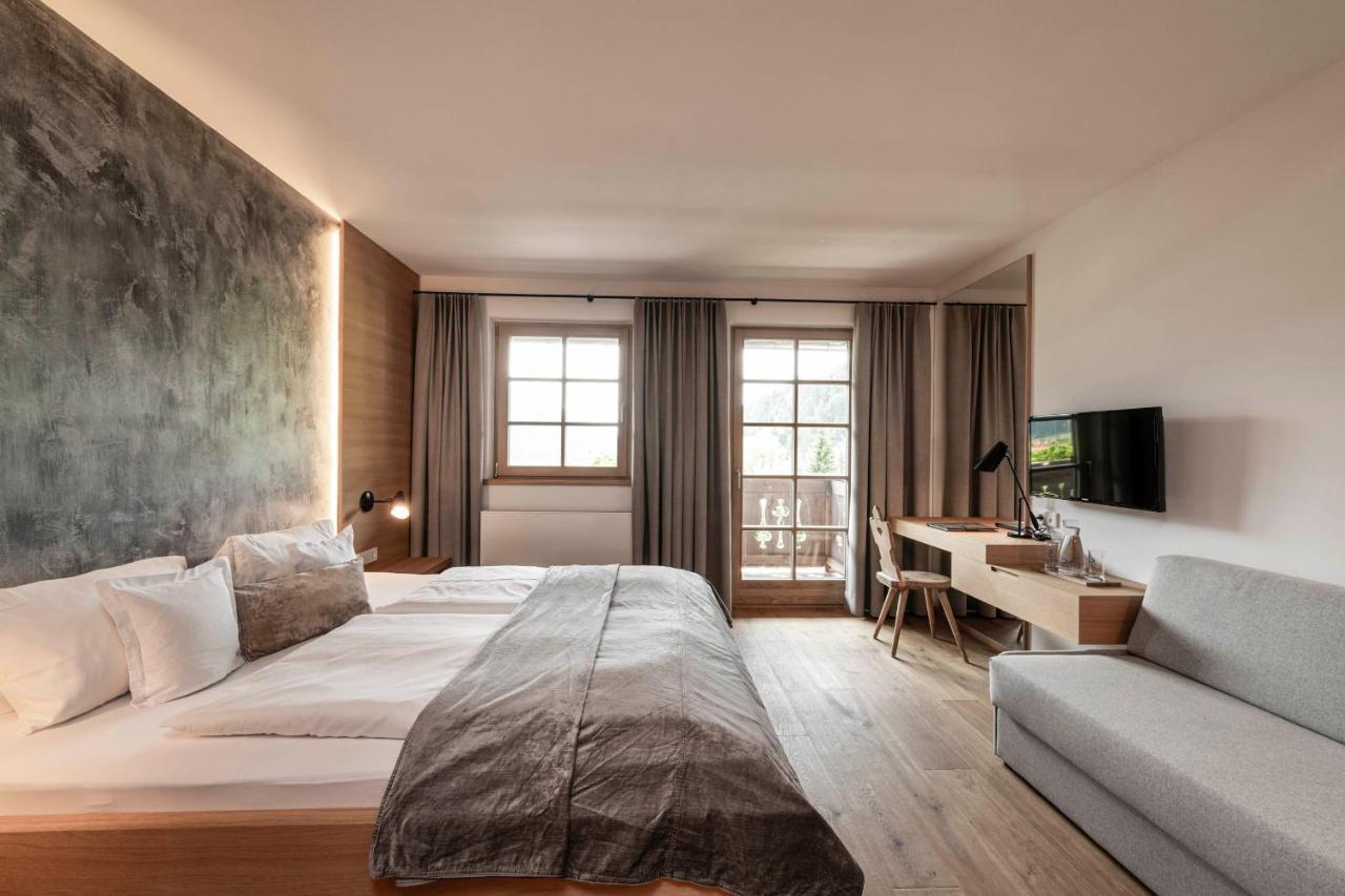 Strasserwirt - Ansitz Zu Tirol Strassen Extérieur photo