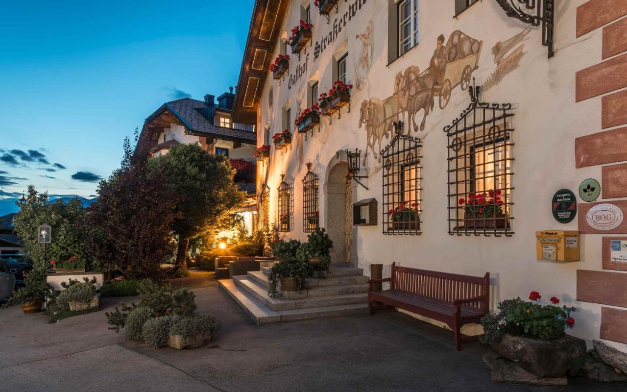Strasserwirt - Ansitz Zu Tirol Strassen Extérieur photo