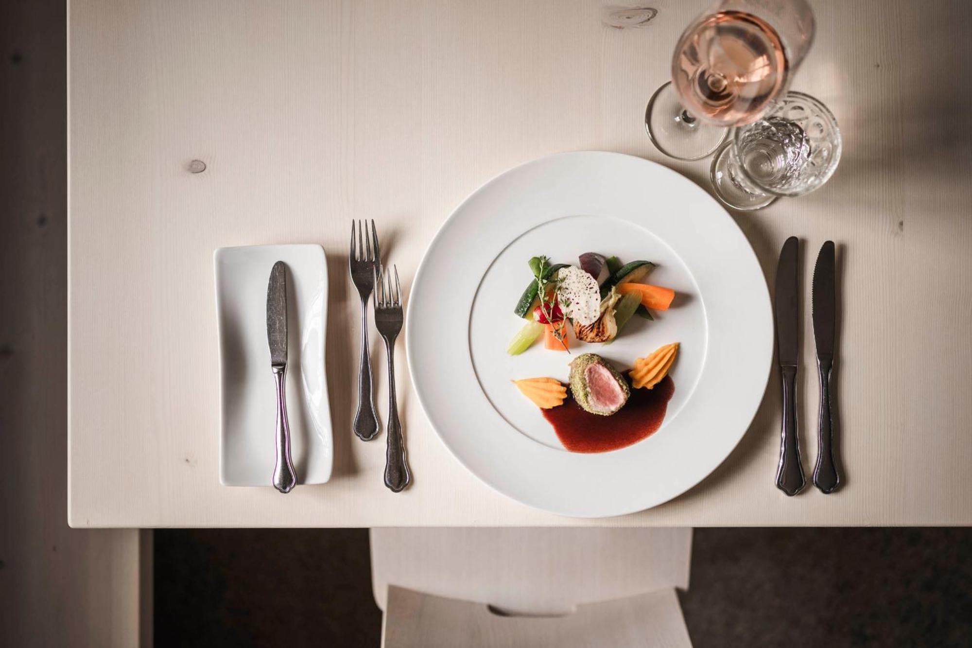 Strasserwirt - Ansitz Zu Tirol Strassen Extérieur photo