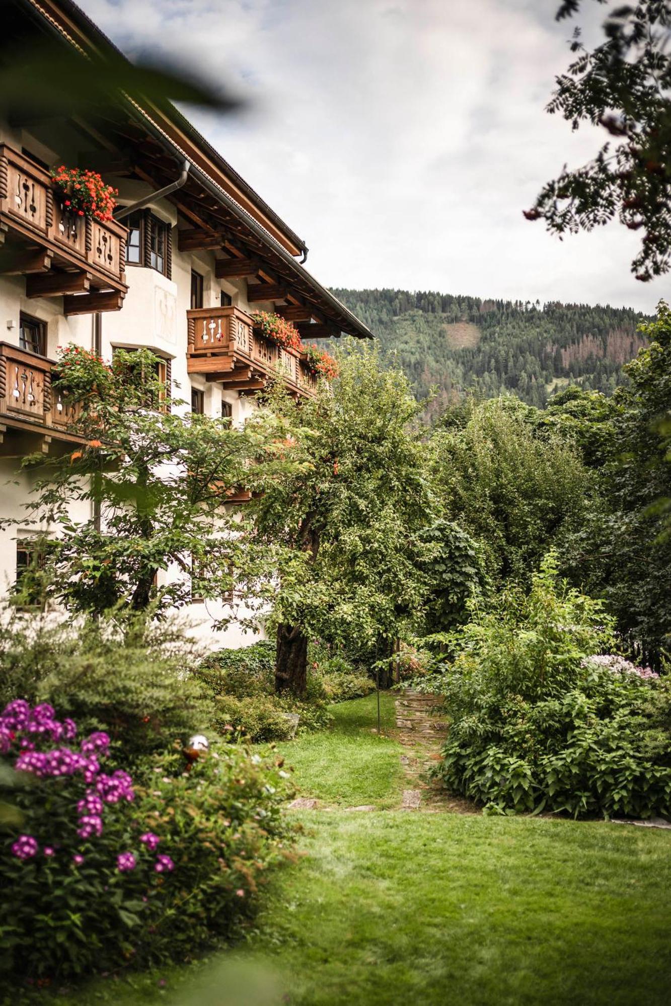 Strasserwirt - Ansitz Zu Tirol Strassen Extérieur photo