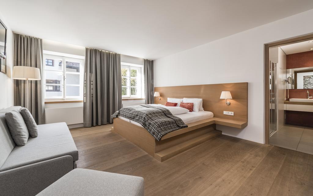 Strasserwirt - Ansitz Zu Tirol Strassen Extérieur photo