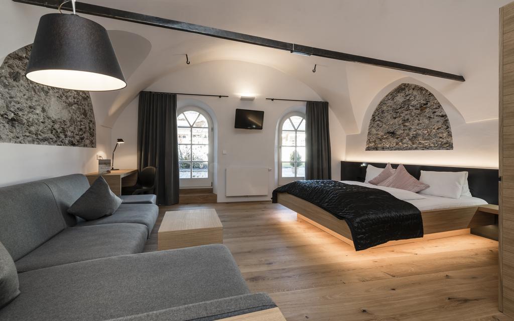 Strasserwirt - Ansitz Zu Tirol Strassen Extérieur photo