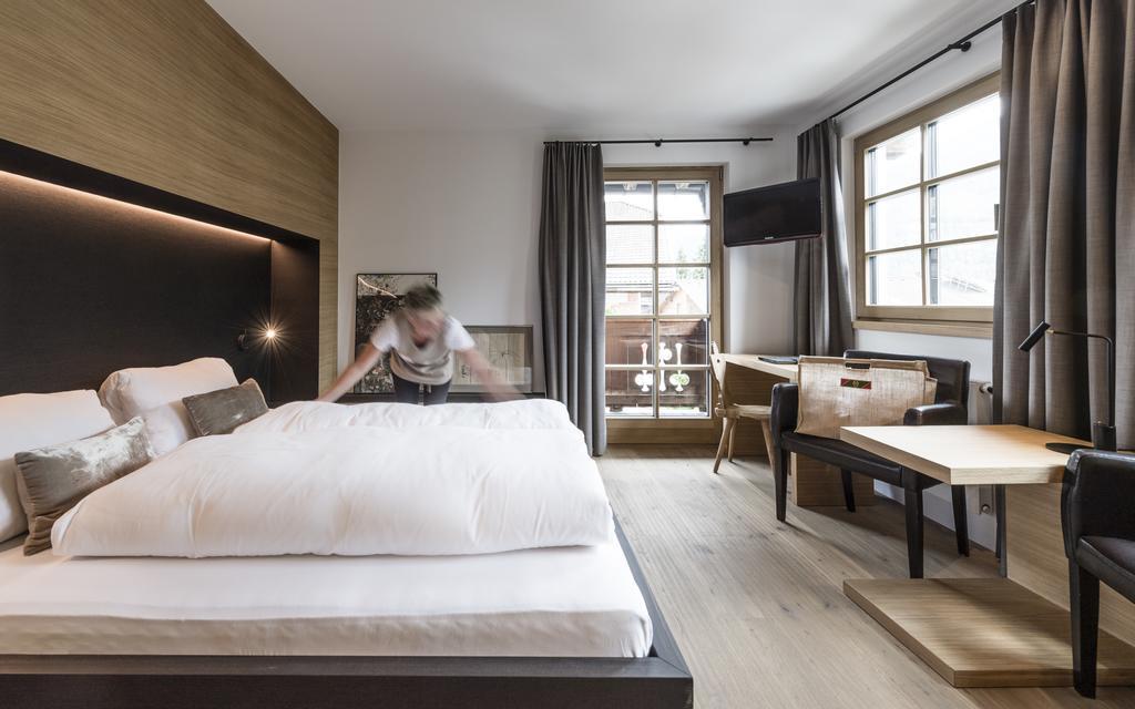 Strasserwirt - Ansitz Zu Tirol Strassen Chambre photo