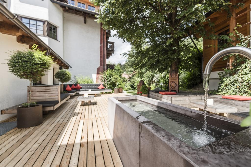 Strasserwirt - Ansitz Zu Tirol Strassen Extérieur photo